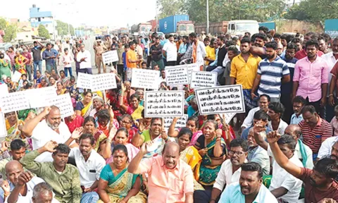 20 மீனவ கிராம மக்கள் 2 இடங்களில் மீண்டும் மறியல்