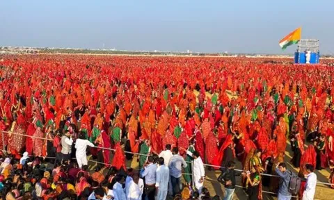 துவாரகாவில் 37 ஆயிரம் பெண்கள் பங்கேற்ற கோலாகல "மஹா ராஸ்"