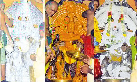 உத்திரகோசமங்கை மரகத நடராஜருக்கு சிறப்பு அபிஷேகம்