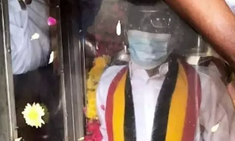 பொது மக்களின் அஞ்சலிக்காக தீவுத்திடலில் விஜயகாந்தின் உடல்