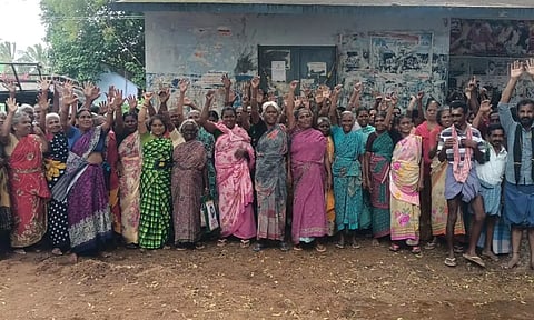 வெள்ள நிவாரணம் ரூ.6 ஆயிரம் வழங்ககோரி பொதுமக்கள் போராட்டம்