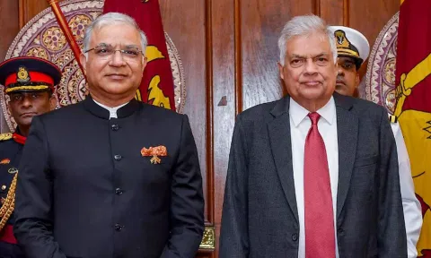 இலங்கை பிரதமருடன் இந்திய தூதர் சந்திப்பு