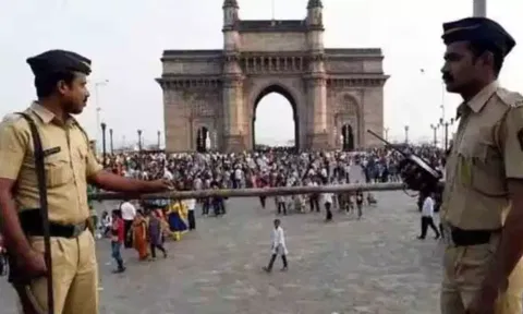 மும்பையில் பல இடங்களில் குண்டு வெடிக்கும்: மர்ம நபர் மிரட்டலால் பாதுகாப்பு அதிகரிப்பு