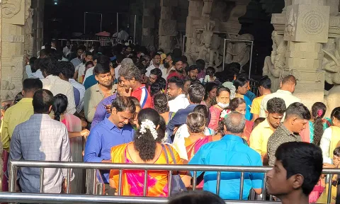 ஆங்கில புத்தாண்டு: சென்னை கோவில்களில் சிறப்பு தரிசனம்