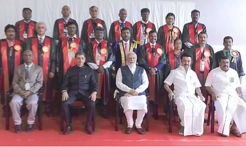 திருச்சி பாரதிதாசன் பல்கலைக்கழக பட்டமளிப்பு விழாவில் பிரதமர் மோடி...