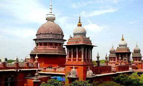 பிளாஸ்டிக் கவர்களில் உணவு அடைத்து விற்க தடை இல்லை- உயர்நீதிமன்றம்