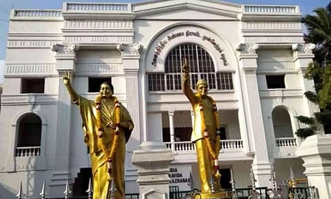 பாராளுமன்ற தேர்தல்: அதிமுக தொகுதி பங்கீட்டு குழு ஆலோசனை தொடங்கியது