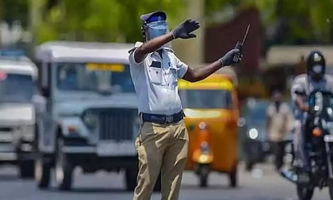 ராயப்பேட்டை- மயிலாப்பூர் சாலையில் பயணிப்பவரா நீங்கள்... உங்கள் கவனத்திற்கு...