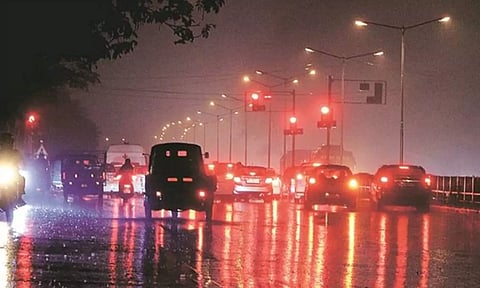 சென்னை உள்ளிட்ட 4 மாவட்டங்களுக்கு மிக கனமழை எச்சரிக்கை- சென்னை வானிலை ஆய்வு மையம்