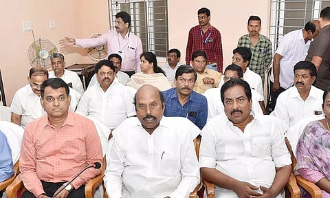 உலக தரத்தில் பிரமாண்ட ஜல்லிக்கட்டு போட்டி- அமைச்சர் எ.வ.வேலு