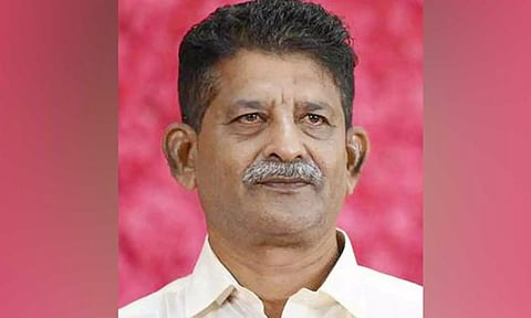 வத்திராயிருப்பு அருகே சென்னை ஐ.ஏ.எஸ். அதிகாரி தந்தை விபத்தில் பலி