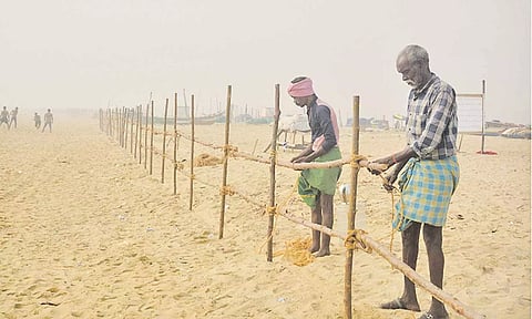 மெரினா, பெசன்ட் நகர் கடற்கரையில் பலத்த பாதுகாப்பு: 3கி.மீ. தூரத்துக்கு தடுப்புகள் அமைப்பு