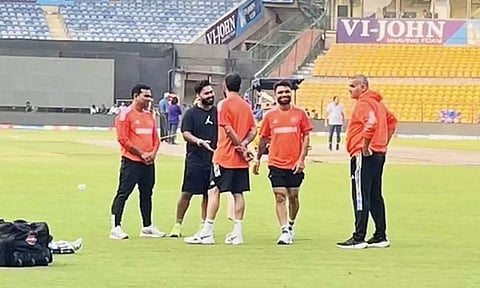 பயிற்சியில் ஈடுபட்ட விராட் கோலியுடன் FUN செய்த ரிஷப் பண்ட்- வைரலாகும் வீடியோ