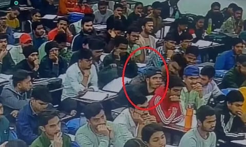 சிவில் சர்வீஸ் தேர்வுக்கு தயாரான மாணவர்- பயிற்சி வகுப்பில் மயங்கி விழுந்து உயிரிழப்பு