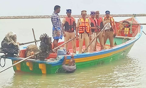 பிரதமர் மோடி வருகை: வேதாரண்யம் கடலோர பகுதிகளில் ரோந்து பணி தீவிரம்