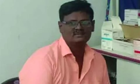 நோயாளிகளாக நடித்து போலி டாக்டரை சிக்கவைத்த போலீசார்