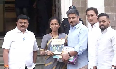 அமலாக்கத்துறை அலுவலகத்தில் ரோகித் பவார் ஆஜர்