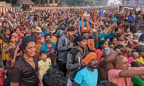 பழனியில் குவிந்த லட்சக்கணக்கான பக்தர்கள்