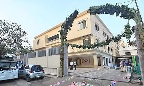 500 பேர் அமரும் கூட்ட அரங்குடன் சசிகலா பங்களா... அரசியல் பணிகளை தீவிரப்படுத்த ஆயத்தம்