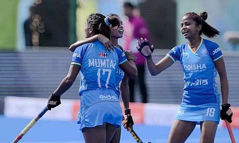 ஐவர் மகளிர் உலகக் கோப்பை ஆக்கி - நியூசிலாந்தை 11-1 கோல் கணக்கில் பந்தாடிய இந்தியா