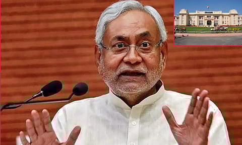 என்னவும் செய்யலாம், பதவிதான் முக்கியம் என்கிறாரா நிதிஷ்?