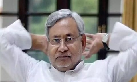 சந்தா்ப்பவாத அரசியலின் அடையாளம் நிதிஷ்குமாா்