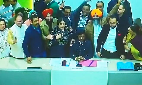 சண்டிகர் மேயர் தேர்தல்- பாஜக அமோக வெற்றி