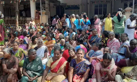 அகஸ்தீஸ்வரம் யூனியன் அலுவலகத்தை முற்றுகையிட்டு 10 கிராம மக்கள் போராட்டம்