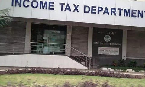 தனியார் தோல் தொழிற்சாலையில் வருமான வரித்துறை சோதனை