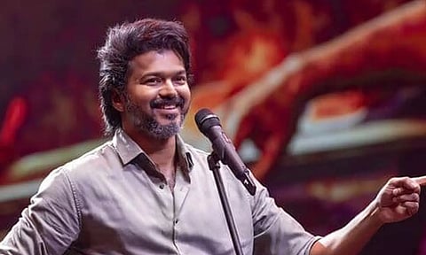 போஸ்டர் அடி... அண்ணன் ரெடி.. விஜய் கட்சி பெயர் "தமிழக வெற்றி கழகம்"