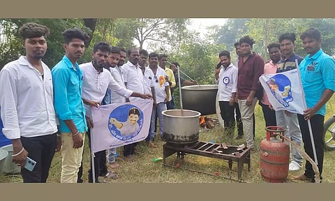 கிடா விருந்து தயாரான காட்சி.