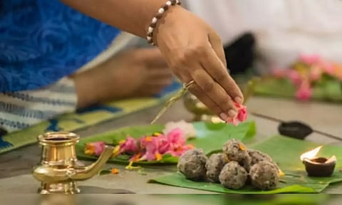 அமாவாசை அன்று பித்ருக்கள் உங்களை தேடி வருவார்கள்