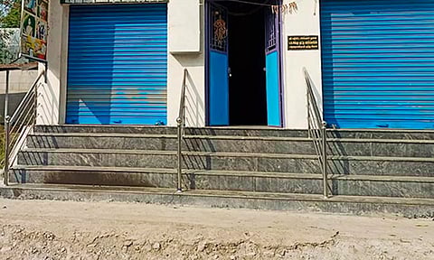 பா.ஜ.க. இளைஞரணி செயலாளர் கடை மீது பெட்ரோல் குண்டு வீச்சு