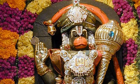 ஆஞ்சநேயருக்கு  அணிவிக்கும்  மாலைகளின் சிறப்பு