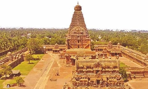 தஞ்சையில் கற்கோவில் காவியமாக விளங்கும் பெரிய கோவில்