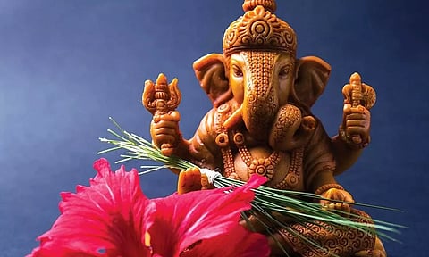 எளிய முறையில் வீட்டில் பூஜை செய்வது எப்படி?