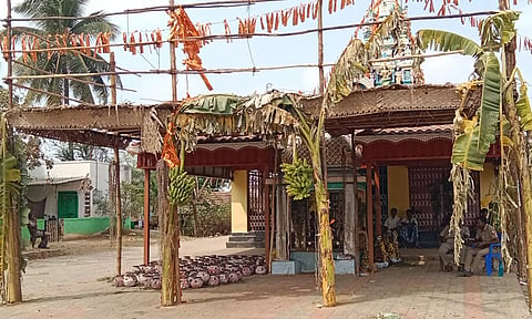 கோவில் திருவிழாவில் இரு தரப்பினர் மோதல்- 150 பேர் மீது போலீசார் வழக்கு