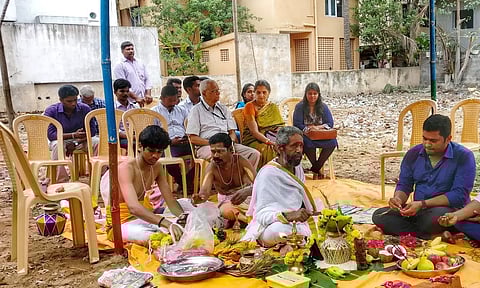 வளமான வாழ்வுக்கு வாஸ்து கூறும் சுற்றுச்சுவர் கட்டமைப்பு