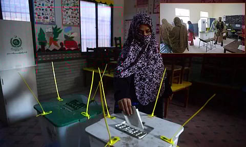 பாகிஸ்தானில் 50-க்கும் மேற்பட்ட வாக்குச்சாவடிகளில் மறுவாக்குப்பதிவு