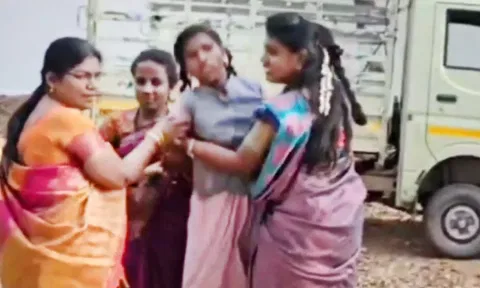 திண்டுக்கல் அருகே பள்ளி விழாவில் சாமியாடிய மாணவிகளால் பரபரப்பு