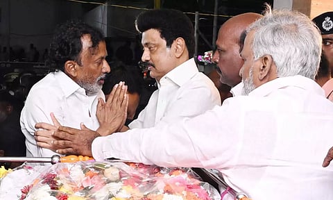 வெற்றி துரைசாமி உடலுக்கு முதலமைச்சர் மு.க. ஸ்டாலின் நேரில் அஞ்சலி