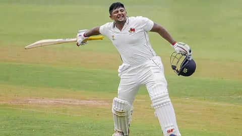 அறிமுக டெஸ்ட் போட்டியிலேயே அதிவேக அரை சதம்  விளாசி அவுட்டனார் சர்பராஸ் கான்