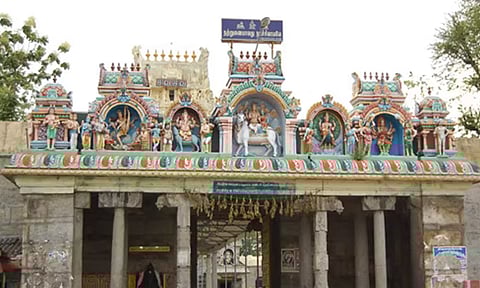 திருவாலங்காடு கோவிலில்  கோபுர தரிசனம்