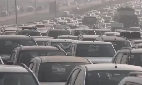 டெல்லி காஜிபூர் எல்லையில் கடும் போக்குவரத்து நெரிசல்