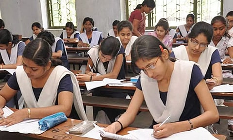 பிளஸ்-2 தேர்வு: நுழைவு சீட்டு 20-ந்தேதி பதிவிறக்கம் செய்யலாம்