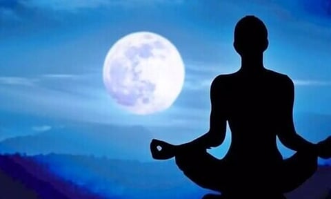 இரவு படுத்தவுடனே தூங்க உதவும் மூன்று ஆசனங்கள்...!