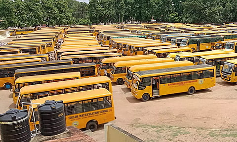 பள்ளி வாகனங்களுக்கு விரைவில் வழிகாட்டு நெறிமுறைகள்: போக்குவரத்து ஆணையர்