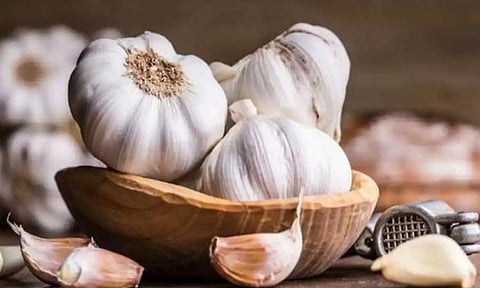 ஈரோட்டில் பூண்டின் விலை குறைந்தது- கிலோ ரூ.300-க்கு விற்பனை