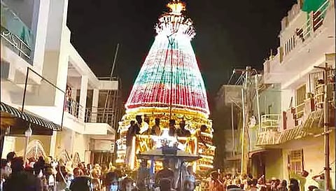 காரைக்கால்: மஸ்தான் சாகிப் தர்கா கந்தூரி விழா... பள்ளிகளுக்கு விடுமுறை விட்ட ஆட்சியர்