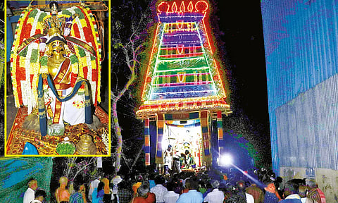 திருக்கண்ணபுரம் சவுரிராஜ பெருமாள் கோவிலில் தங்க கருட சேவை